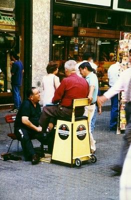 Schuhputzer gibt es eine Menge in Santiago 